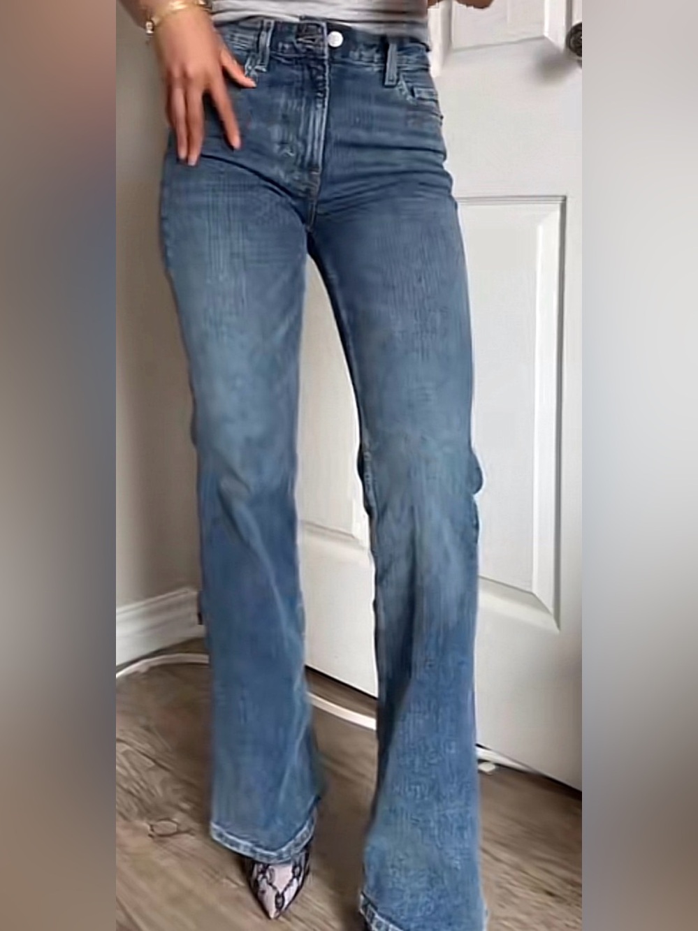NWT H&M 0 High Waist Light Wash Flare-Leg Women's Jeans